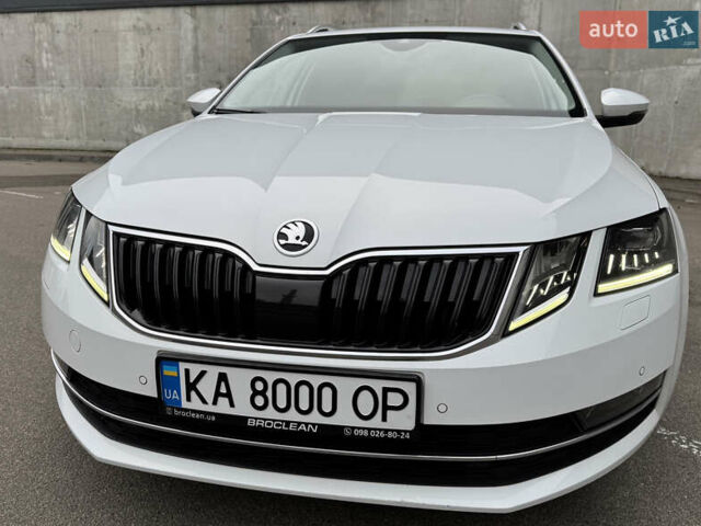 Белый Шкода Октавия, объемом двигателя 1.6 л и пробегом 196 тыс. км за 15499 $, фото 30 на Automoto.ua