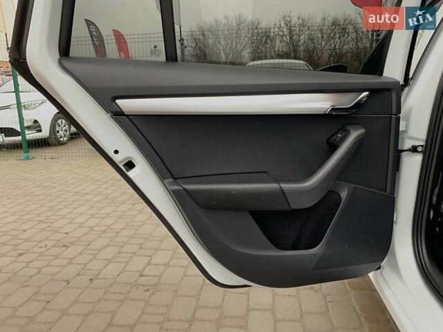 Білий Шкода Октавія, об'ємом двигуна 1.6 л та пробігом 202 тис. км за 16655 $, фото 25 на Automoto.ua
