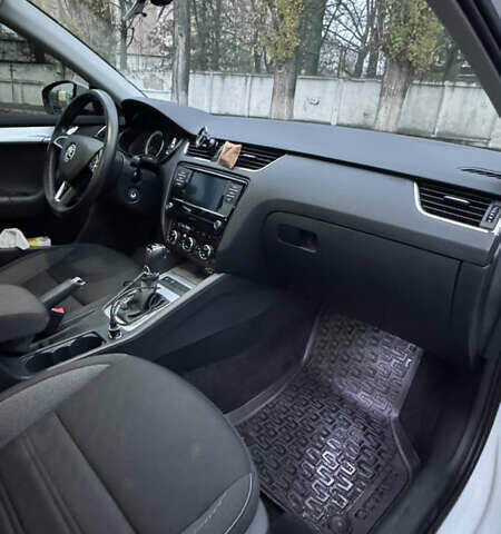 Белый Шкода Октавия, объемом двигателя 1.4 л и пробегом 75 тыс. км за 16500 $, фото 43 на Automoto.ua