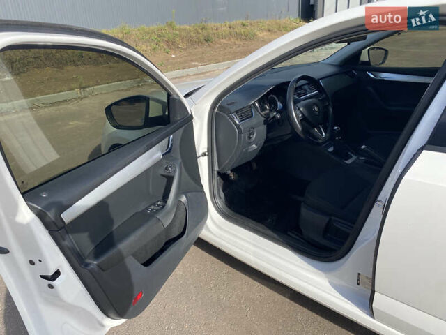 Білий Шкода Октавія, об'ємом двигуна 1.4 л та пробігом 186 тис. км за 12300 $, фото 7 на Automoto.ua