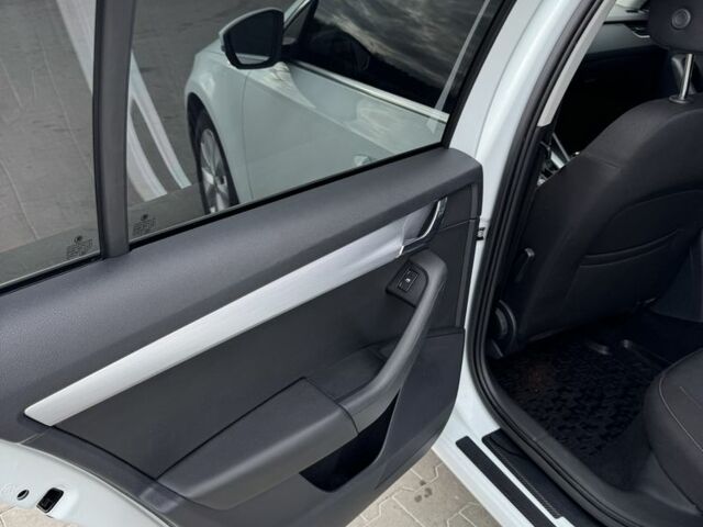 Білий Шкода Октавія, об'ємом двигуна 2 л та пробігом 280 тис. км за 12300 $, фото 15 на Automoto.ua