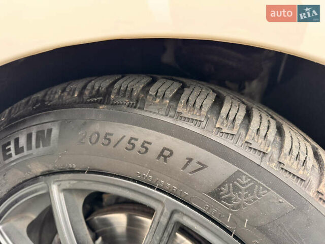 Білий Шкода Октавія, об'ємом двигуна 2 л та пробігом 209 тис. км за 16500 $, фото 21 на Automoto.ua