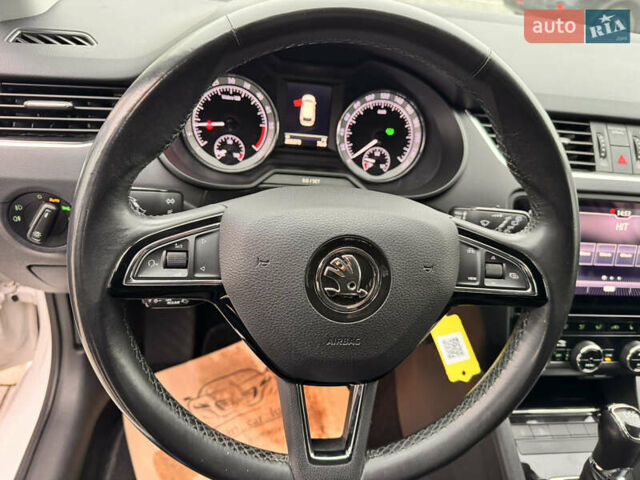 Білий Шкода Октавія, об'ємом двигуна 2 л та пробігом 209 тис. км за 16500 $, фото 22 на Automoto.ua