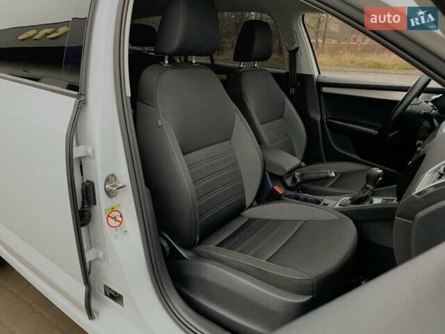 Білий Шкода Октавія, об'ємом двигуна 1.6 л та пробігом 202 тис. км за 16655 $, фото 34 на Automoto.ua