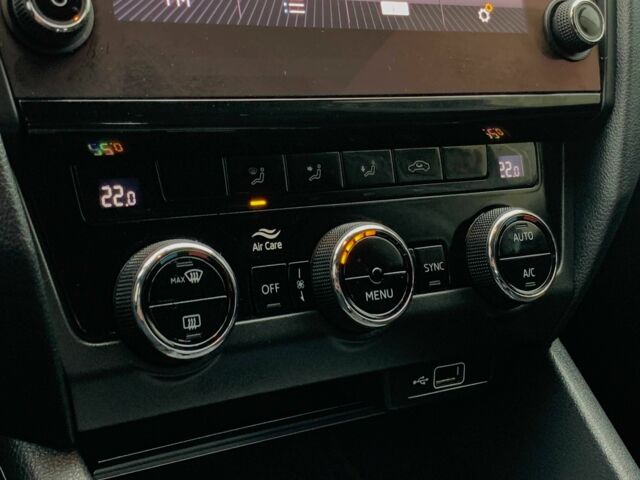 Білий Шкода Октавія, об'ємом двигуна 1.6 л та пробігом 202 тис. км за 16655 $, фото 19 на Automoto.ua