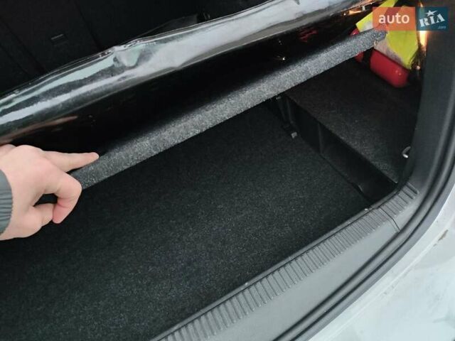 Білий Шкода Октавія, об'ємом двигуна 1.97 л та пробігом 198 тис. км за 14750 $, фото 28 на Automoto.ua