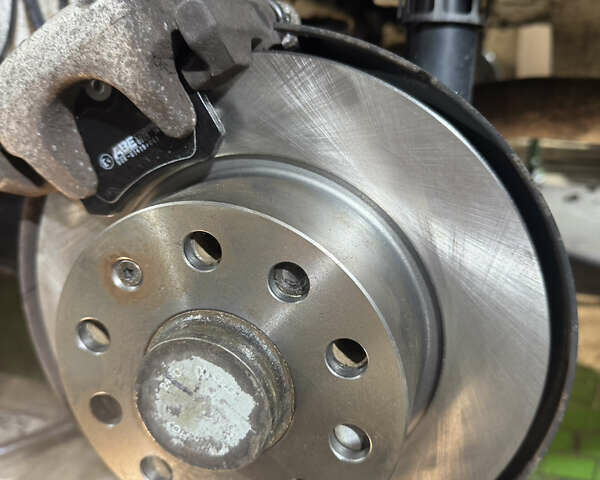 Белый Шкода Октавия, объемом двигателя 1.6 л и пробегом 196 тыс. км за 15499 $, фото 76 на Automoto.ua