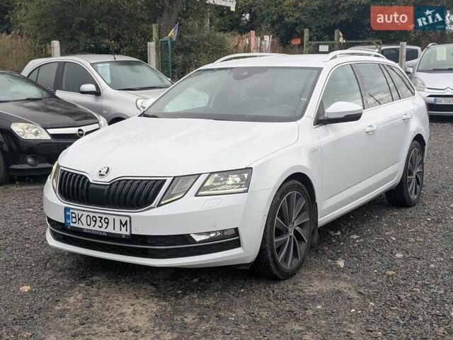 Білий Шкода Октавія, об'ємом двигуна 1.97 л та пробігом 226 тис. км за 18990 $, фото 3 на Automoto.ua