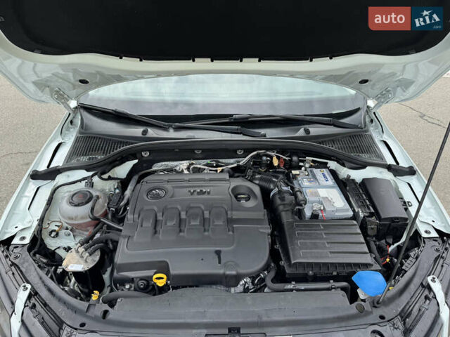 Шкода Октавія 2019 у Ирпене на Automoto.ua Білий Шкода Октавія, об'ємом двигуна 2 л та пробігом 280 тис. км за 14800 $, фото 26 на Automoto.ua