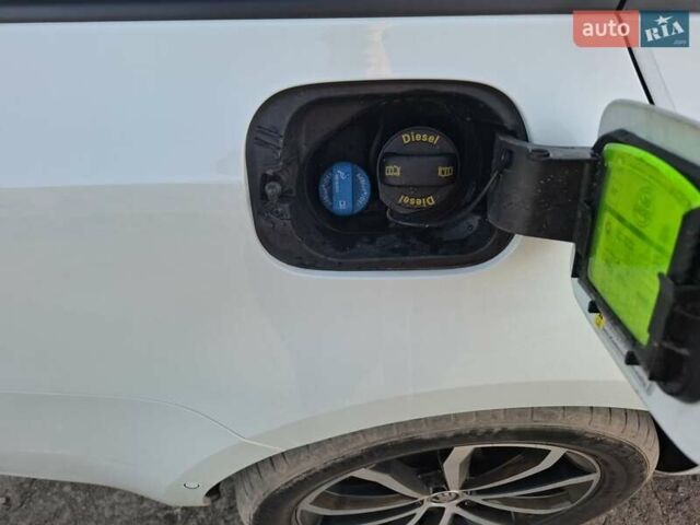 Белый Шкода Октавия, объемом двигателя 1.97 л и пробегом 285 тыс. км за 16000 $, фото 10 на Automoto.ua