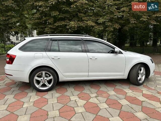 Белый Шкода Октавия, объемом двигателя 1.6 л и пробегом 260 тыс. км за 12200 $, фото 9 на Automoto.ua