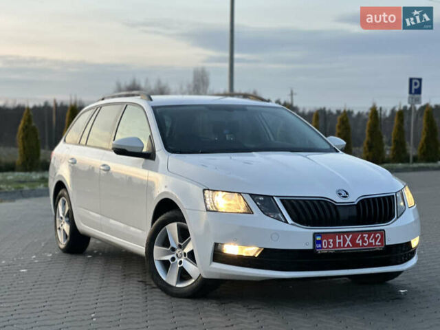 Білий Шкода Октавія, об'ємом двигуна 2 л та пробігом 217 тис. км за 14499 $, фото 13 на Automoto.ua
