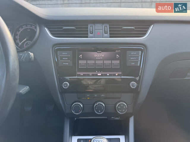 Белый Шкода Октавия, объемом двигателя 1.6 л и пробегом 196 тыс. км за 14300 $, фото 11 на Automoto.ua