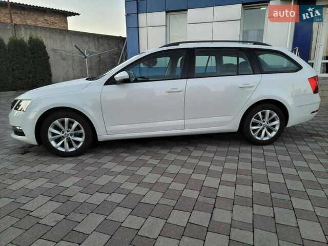 Білий Шкода Октавія, об'ємом двигуна 1.6 л та пробігом 218 тис. км за 13500 $, фото 10 на Automoto.ua