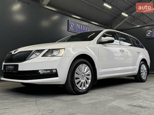 Белый Шкода Октавия, объемом двигателя 1.97 л и пробегом 148 тыс. км за 18300 $, фото 6 на Automoto.ua