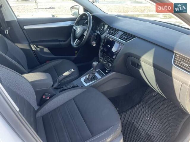 Белый Шкода Октавия, объемом двигателя 1.97 л и пробегом 185 тыс. км за 18500 $, фото 14 на Automoto.ua