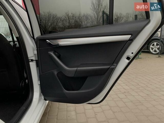 Білий Шкода Октавія, об'ємом двигуна 1.6 л та пробігом 202 тис. км за 16655 $, фото 29 на Automoto.ua