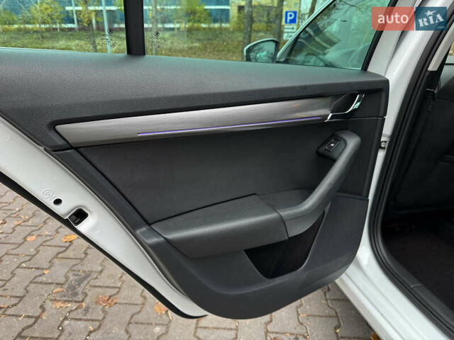 Белый Шкода Октавия, объемом двигателя 1.6 л и пробегом 196 тыс. км за 15499 $, фото 41 на Automoto.ua