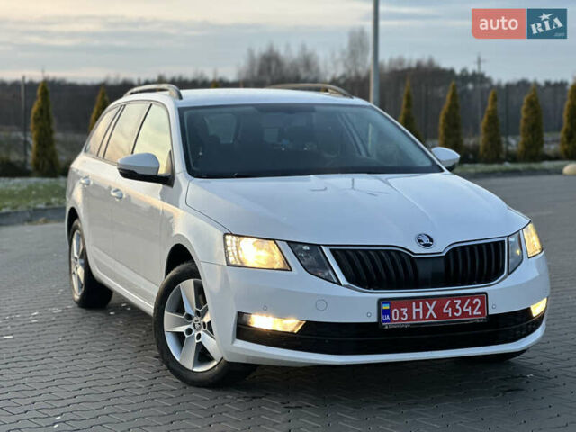 Білий Шкода Октавія, об'ємом двигуна 2 л та пробігом 217 тис. км за 14499 $, фото 11 на Automoto.ua