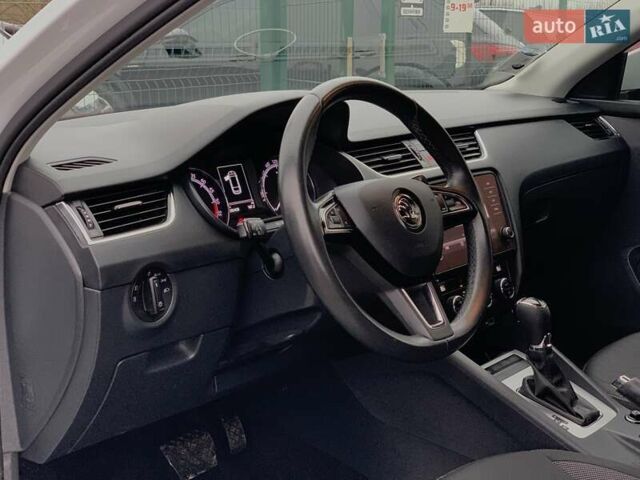 Білий Шкода Октавія, об'ємом двигуна 1.6 л та пробігом 202 тис. км за 16655 $, фото 23 на Automoto.ua