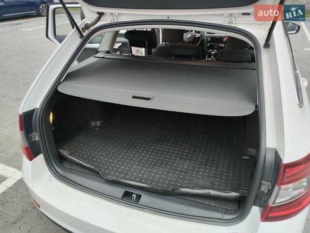 Білий Шкода Октавія, об'ємом двигуна 1.97 л та пробігом 198 тис. км за 14750 $, фото 30 на Automoto.ua