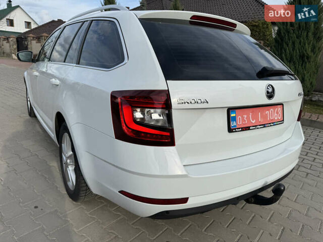 Белый Шкода Октавия, объемом двигателя 2 л и пробегом 191 тыс. км за 16650 $, фото 4 на Automoto.ua