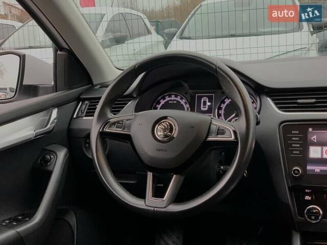 Білий Шкода Октавія, об'ємом двигуна 1.6 л та пробігом 202 тис. км за 16655 $, фото 35 на Automoto.ua