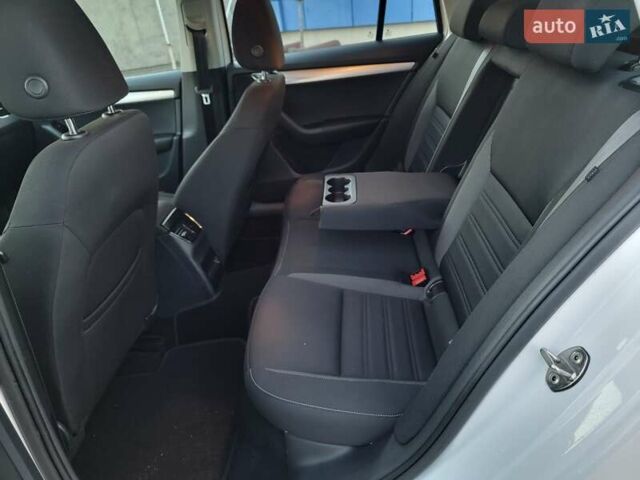 Білий Шкода Октавія, об'ємом двигуна 1.6 л та пробігом 218 тис. км за 13500 $, фото 35 на Automoto.ua