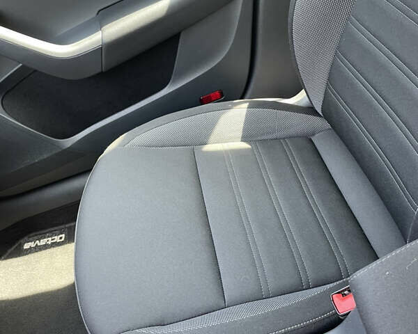 Белый Шкода Октавия, объемом двигателя 1.6 л и пробегом 212 тыс. км за 14500 $, фото 16 на Automoto.ua