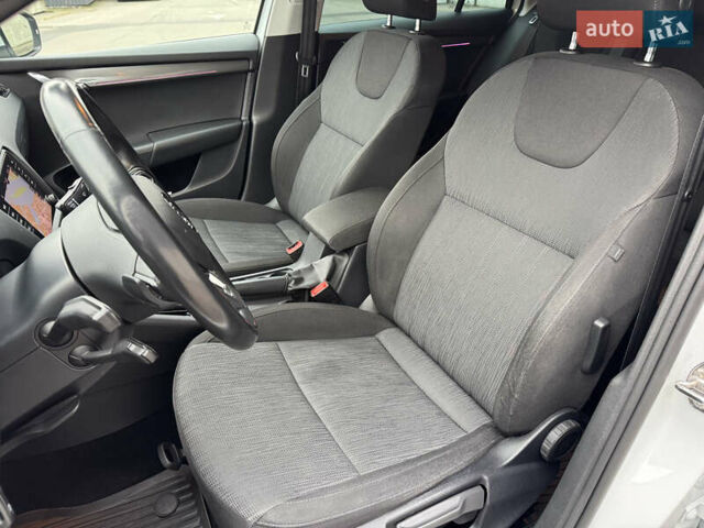 Белый Шкода Октавия, объемом двигателя 1.6 л и пробегом 196 тыс. км за 15499 $, фото 51 на Automoto.ua