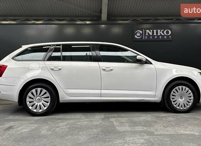 Белый Шкода Октавия, объемом двигателя 1.97 л и пробегом 148 тыс. км за 18300 $, фото 19 на Automoto.ua