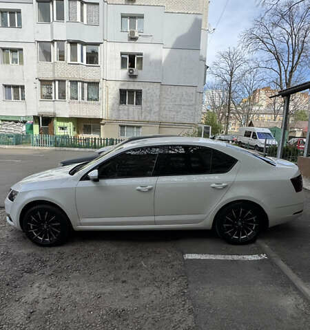 Белый Шкода Октавия, объемом двигателя 1.4 л и пробегом 75 тыс. км за 16500 $, фото 49 на Automoto.ua