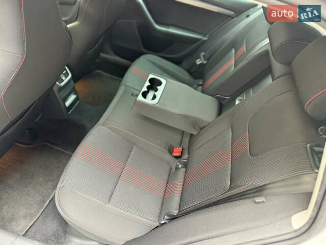 Белый Шкода Октавия, объемом двигателя 2 л и пробегом 319 тыс. км за 15500 $, фото 24 на Automoto.ua