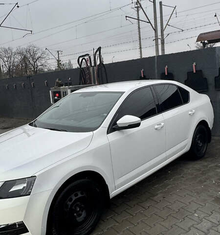 Белый Шкода Октавия, объемом двигателя 1.4 л и пробегом 75 тыс. км за 16500 $, фото 17 на Automoto.ua