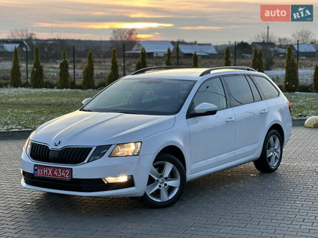 Білий Шкода Октавія, об'ємом двигуна 2 л та пробігом 217 тис. км за 14499 $, фото 7 на Automoto.ua