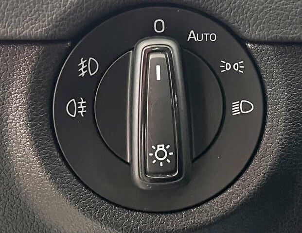 Белый Шкода Октавия, объемом двигателя 1.97 л и пробегом 188 тыс. км за 17750 $, фото 13 на Automoto.ua