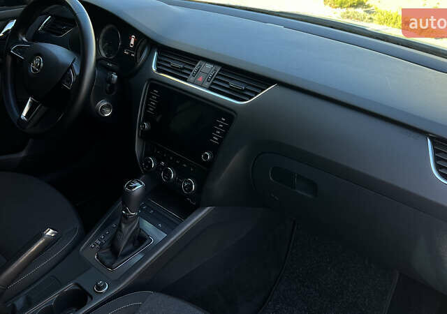 Белый Шкода Октавия, объемом двигателя 2 л и пробегом 201 тыс. км за 14300 $, фото 43 на Automoto.ua