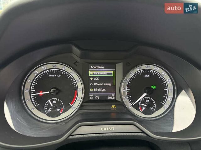 Белый Шкода Октавия, объемом двигателя 1.6 л и пробегом 196 тыс. км за 15499 $, фото 57 на Automoto.ua