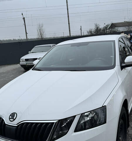 Белый Шкода Октавия, объемом двигателя 1.4 л и пробегом 75 тыс. км за 16500 $, фото 33 на Automoto.ua