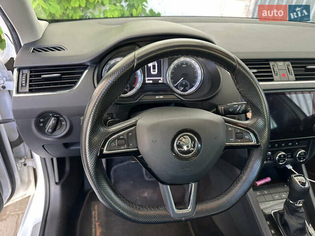 Белый Шкода Октавия, объемом двигателя 2 л и пробегом 317 тыс. км за 14700 $, фото 10 на Automoto.ua