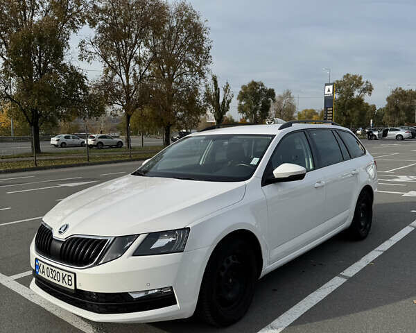 Білий Шкода Октавія, об'ємом двигуна 1.6 л та пробігом 249 тис. км за 14000 $, фото 2 на Automoto.ua