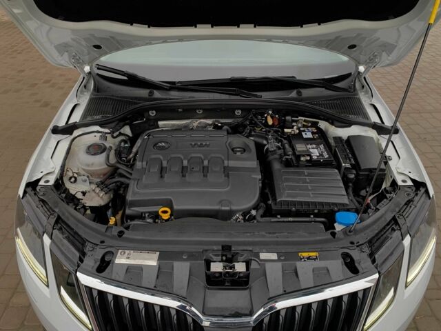 Білий Шкода Октавія, об'ємом двигуна 1.6 л та пробігом 202 тис. км за 16655 $, фото 23 на Automoto.ua