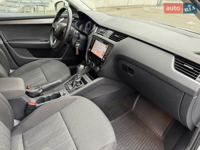 Белый Шкода Октавия, объемом двигателя 1.6 л и пробегом 196 тыс. км за 15499 $, фото 53 на Automoto.ua