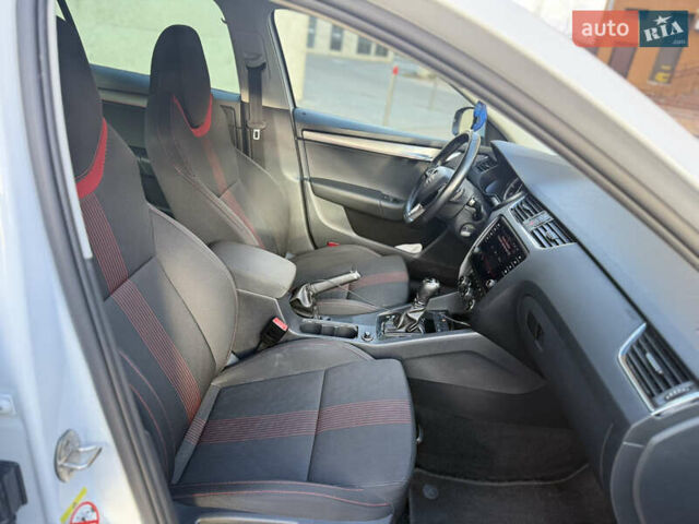 Белый Шкода Октавия, объемом двигателя 2 л и пробегом 319 тыс. км за 15500 $, фото 20 на Automoto.ua