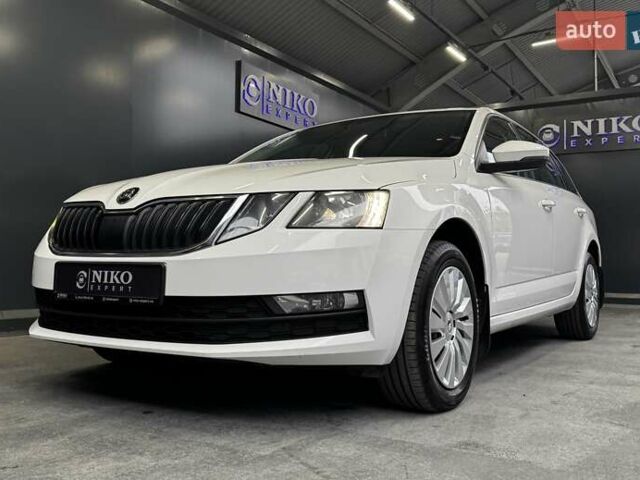 Белый Шкода Октавия, объемом двигателя 1.97 л и пробегом 148 тыс. км за 18300 $, фото 2 на Automoto.ua