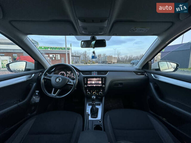 Білий Шкода Октавія, об'ємом двигуна 2 л та пробігом 217 тис. км за 14499 $, фото 33 на Automoto.ua