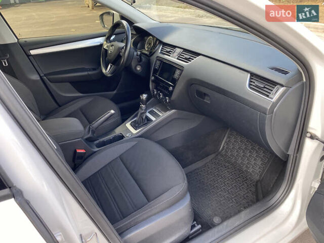 Білий Шкода Октавія, об'ємом двигуна 1.4 л та пробігом 186 тис. км за 12300 $, фото 16 на Automoto.ua