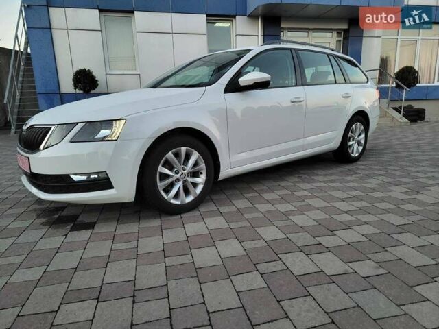 Білий Шкода Октавія, об'ємом двигуна 1.6 л та пробігом 218 тис. км за 13500 $, фото 5 на Automoto.ua