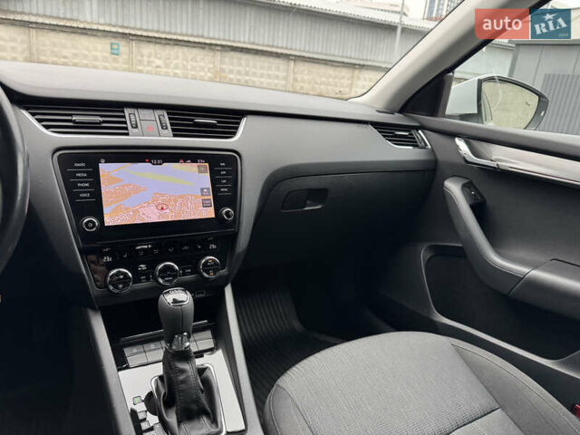 Белый Шкода Октавия, объемом двигателя 1.6 л и пробегом 196 тыс. км за 15499 $, фото 59 на Automoto.ua