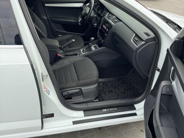 Білий Шкода Октавія, об'ємом двигуна 2 л та пробігом 280 тис. км за 12300 $, фото 21 на Automoto.ua